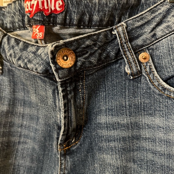 Free Style Revolution women’s junior size Cropped/Capri Jeans - Picture 3 of 9